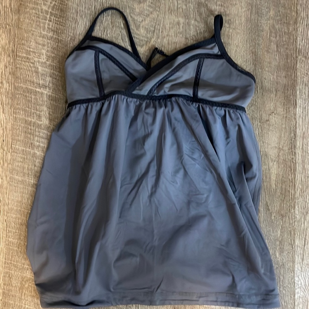 Lululemon BNWOT grey tank top size 8